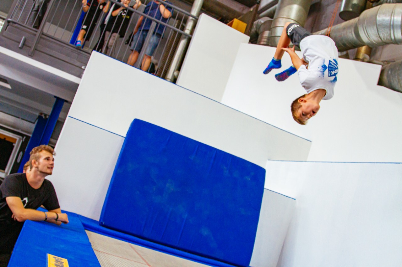 Salto Trampolin Training München